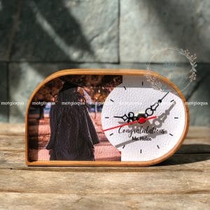Đồng hồ gỗ để bàn in logo theo yêu cầu - Mẫu 1: Chạy kim, đế gỗ teak, vân da, hộp quà gói sẵn, in ảnh chân dung