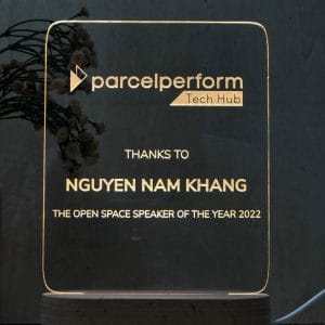 đèn led kỷ niệm chương đế gỗ teak sử dụng pin hoặc điện khắc laser logo và nội dung theo yêu cầu: mẫu chữ nhật lớn